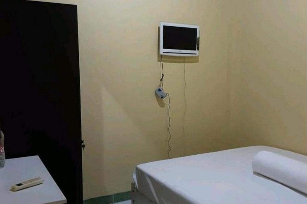 Guest House Syariah Lp3B Brebes Redpartner 外观 照片